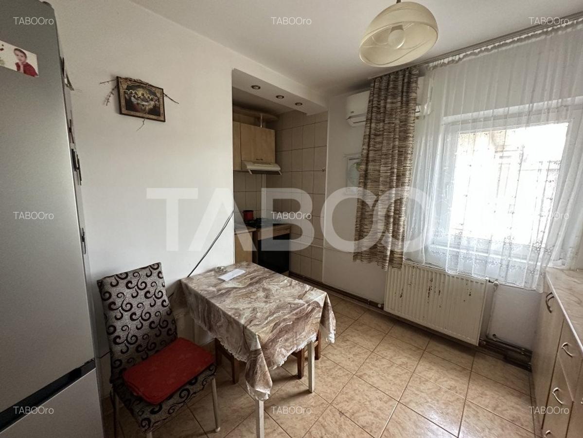 Apartament cu 3 camere decomandat, mobilat în Central - 8