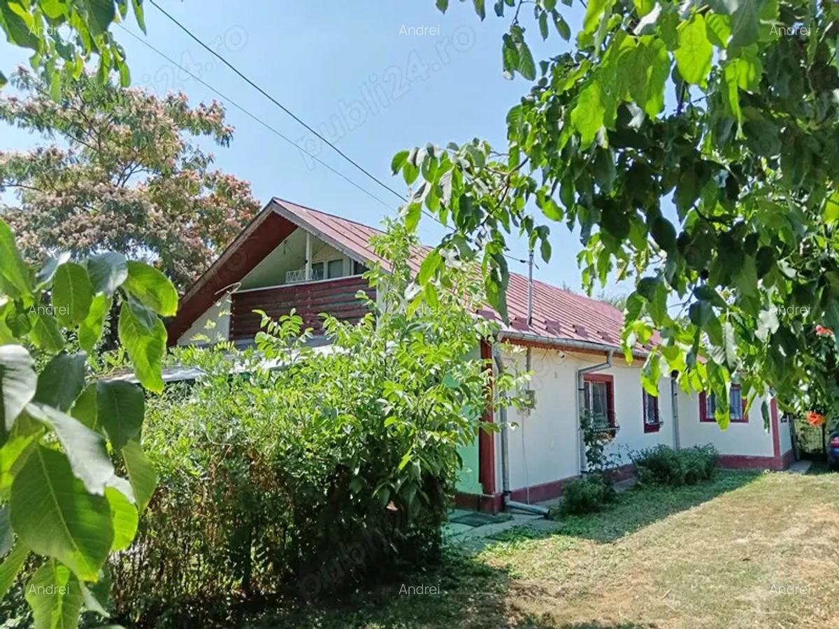 CASA CU GRADINA la 55 km de Bucure?ti (langa Titu) - 1