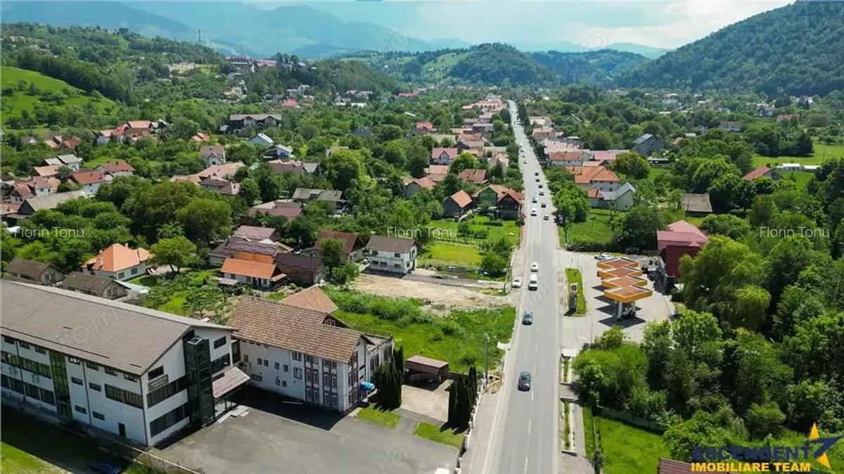 Intravilan, aria castelul Bran,utilitati,acces apreciabil: FILM! - 1