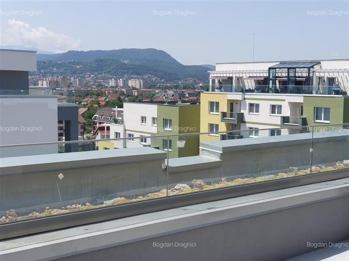 Apartament cu 3 camere decomandat în Tractorul - 11