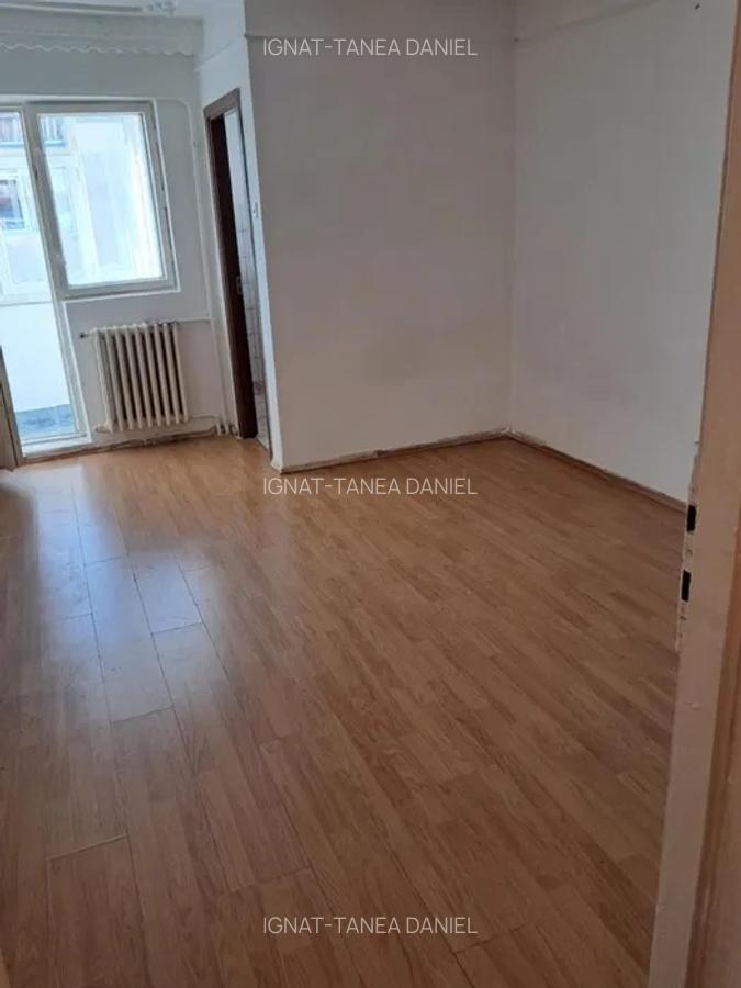 Garsonieră decomandată în Nicolina - 7