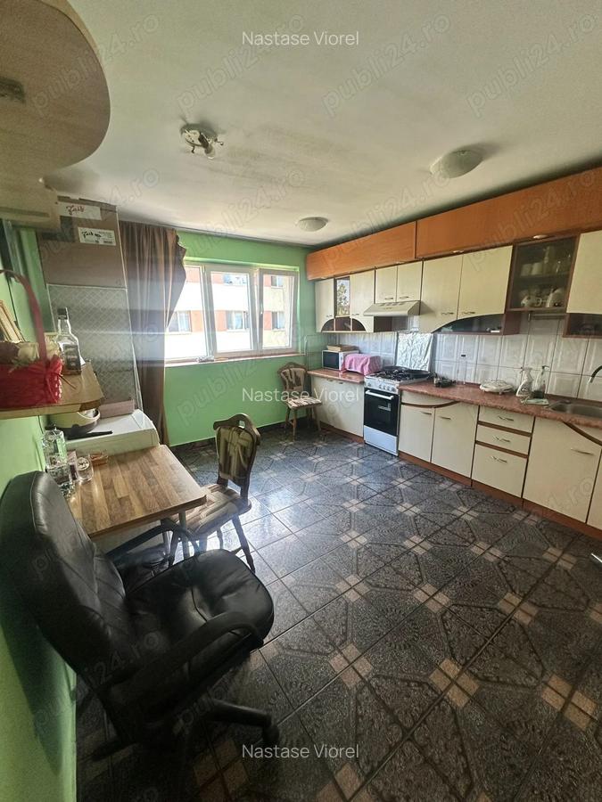 De vinzare, garsoniera - 10