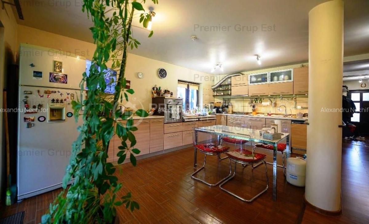Casă cu 5 camere în Central - 5