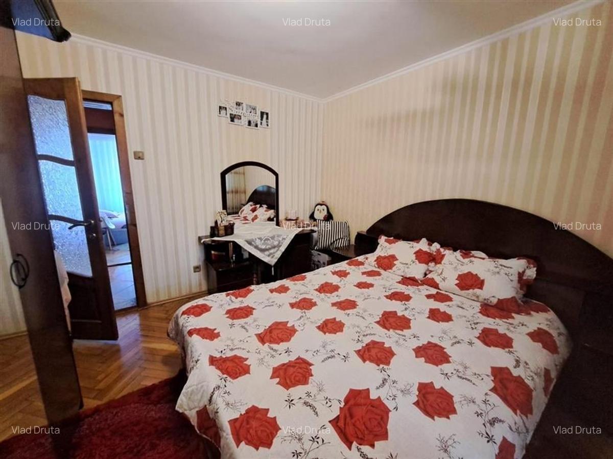 Apartament cu 3 camere decomandat în Central - 4