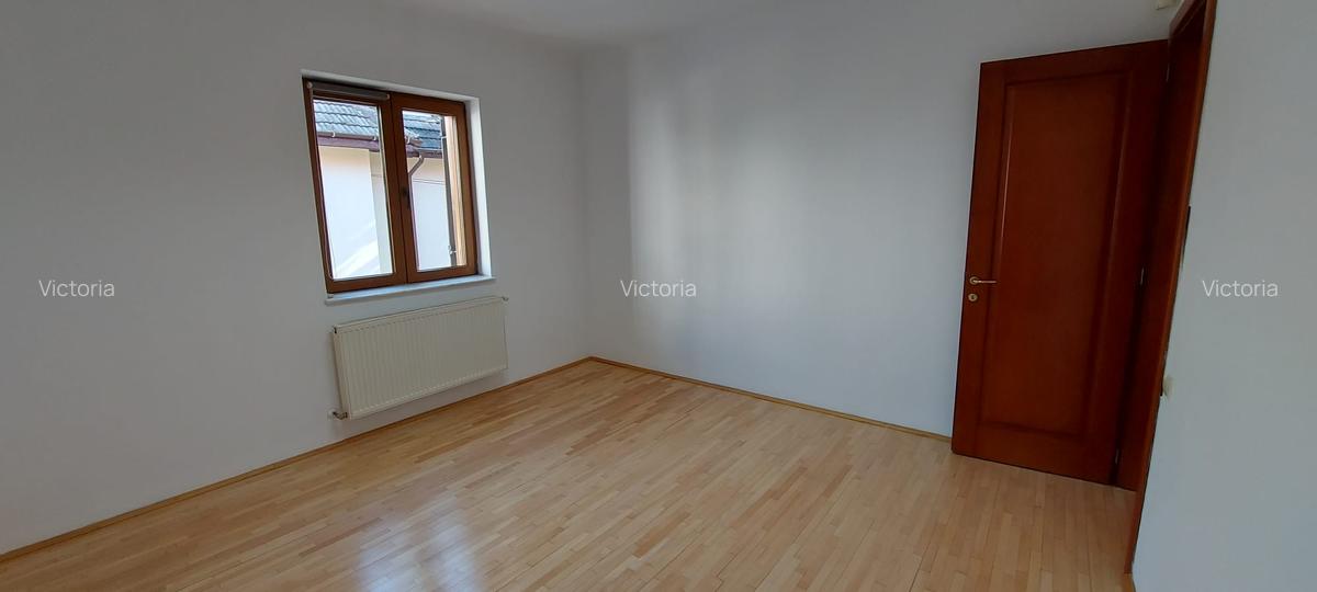 P-ta Alba iulia -strada cu Magnolii,5 camere,renovata,libera,vila eleganta - 19