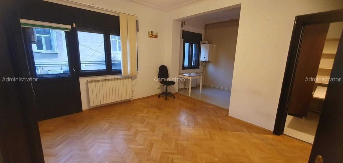 Calea Dorobanti,AMBASADA Turcia, 2 camere deosebit, curte comuna, etaj 1/2 - 1