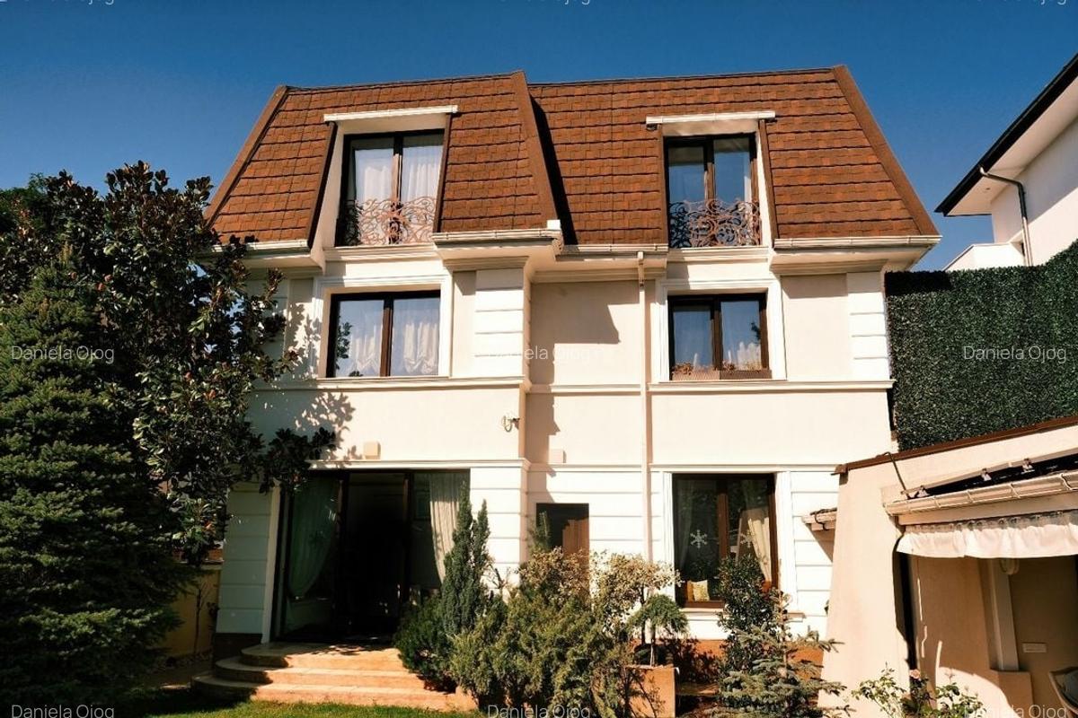 VILA ARCUL DE TRIUMF - 3