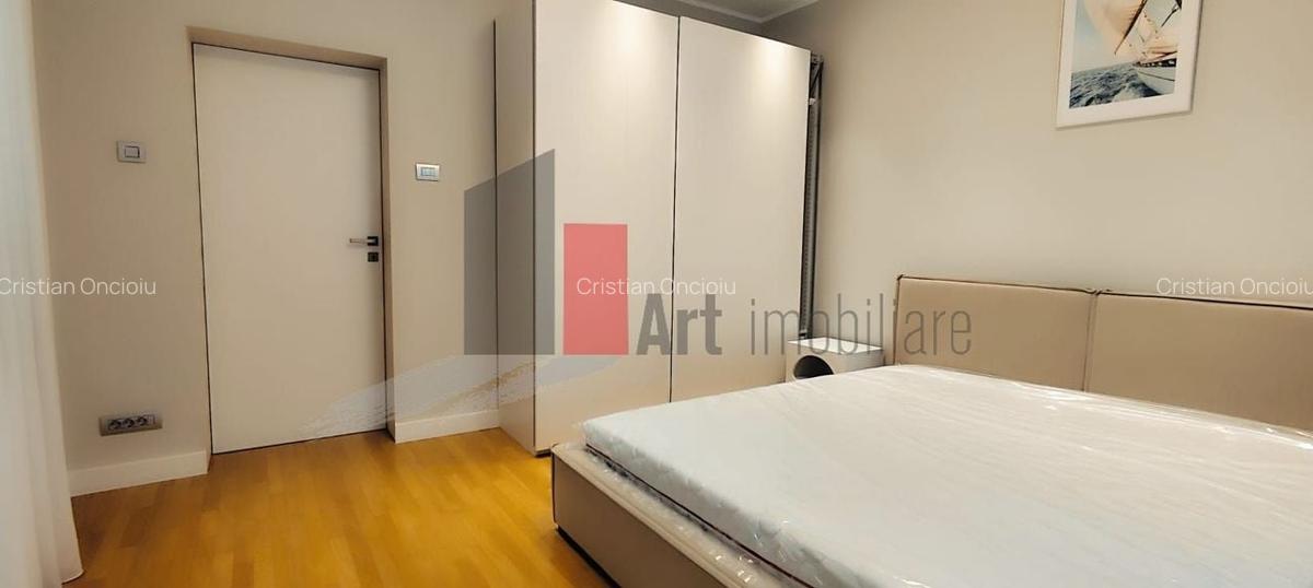Apartament cu 3 camere semidecomandat în P-ța Victoriei - 8