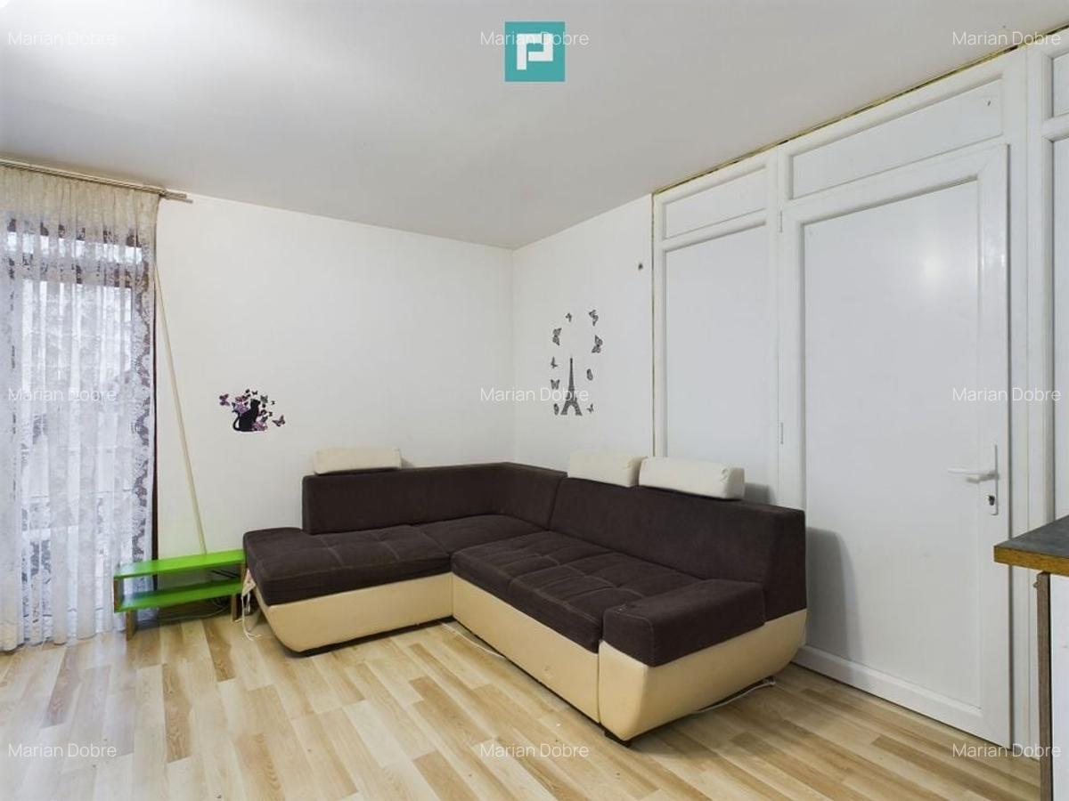 Apartament cu 3 camere semidecomandat în Dumbrăvița - 1