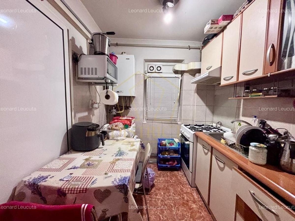 Apartament decomandat cu 3 camere, etaj 1 | Sagului - 2