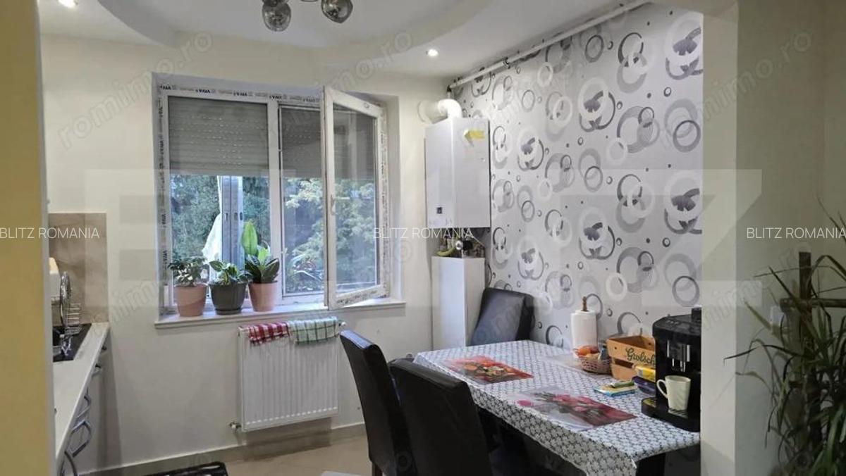 Apartament de vanzare, cu 2 camere, 55 mp, zona Careiului - 3