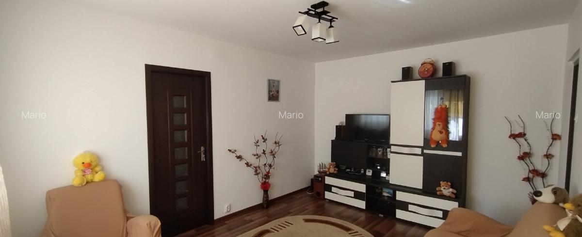 Vand Apartament CF2 Et 4 vedere pe fata recent renovat - 2