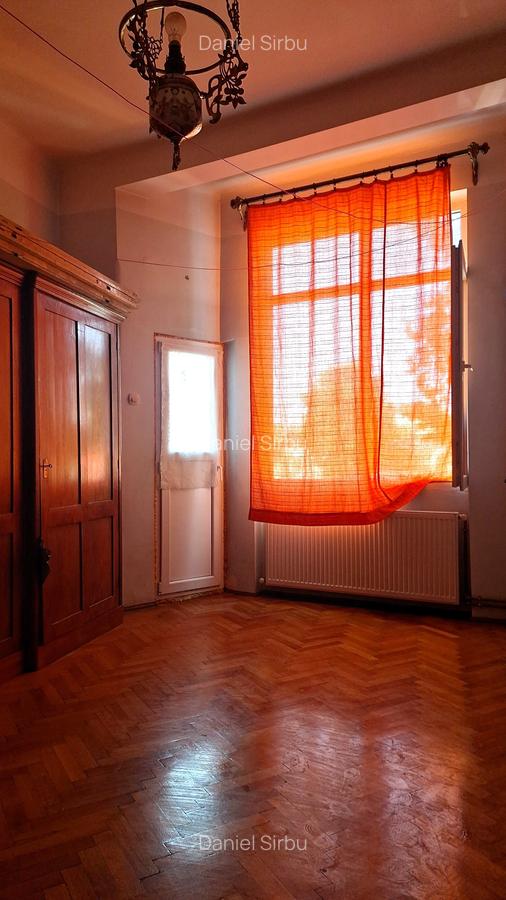 Vanzare apartament 3 camere, zona  Piata Sf. Stefan, etaj 1, comision 0% - 6
