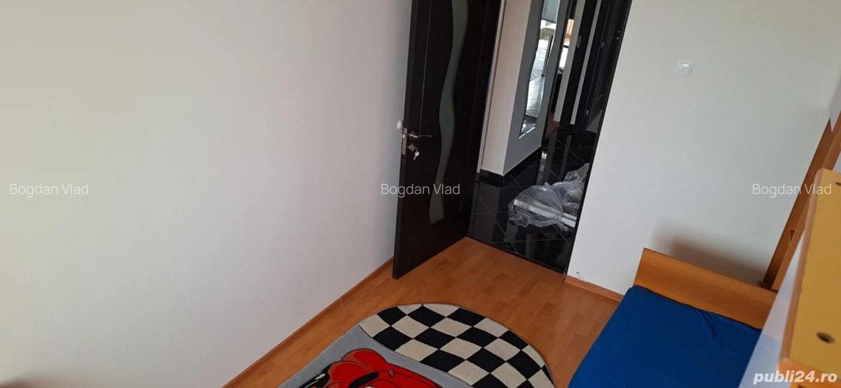 Inchiriez apartament 3 camere - 5