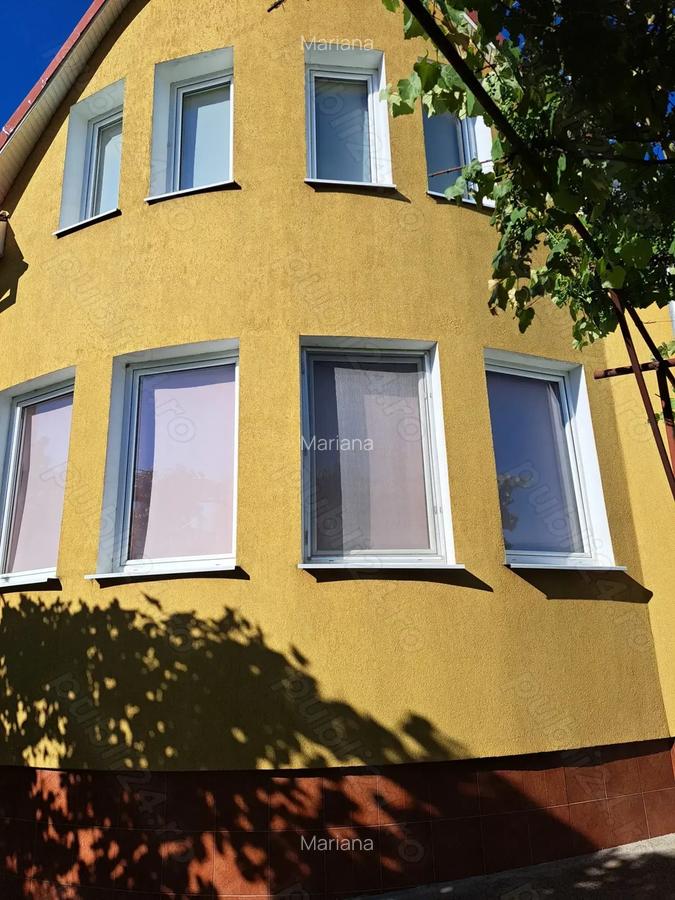 Casa-Vila ultrafinisata in regim D+P+E cu toate utilitatile pe 900 mp,teren - 2