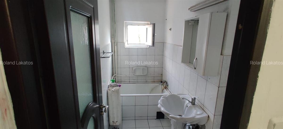 RECO . Apartament cu 3 camere Valenta . - 6