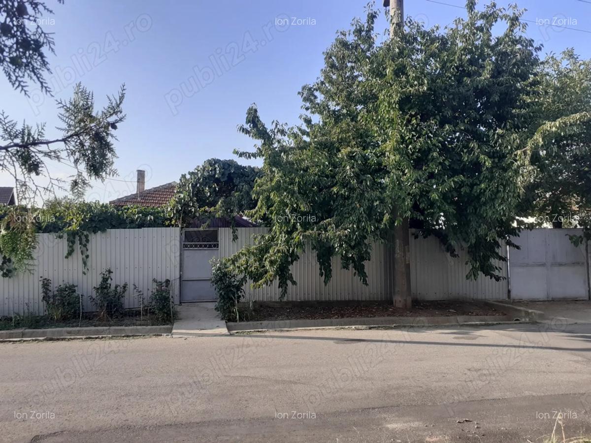 Vand casa ,cu curte ?i gradina - 3