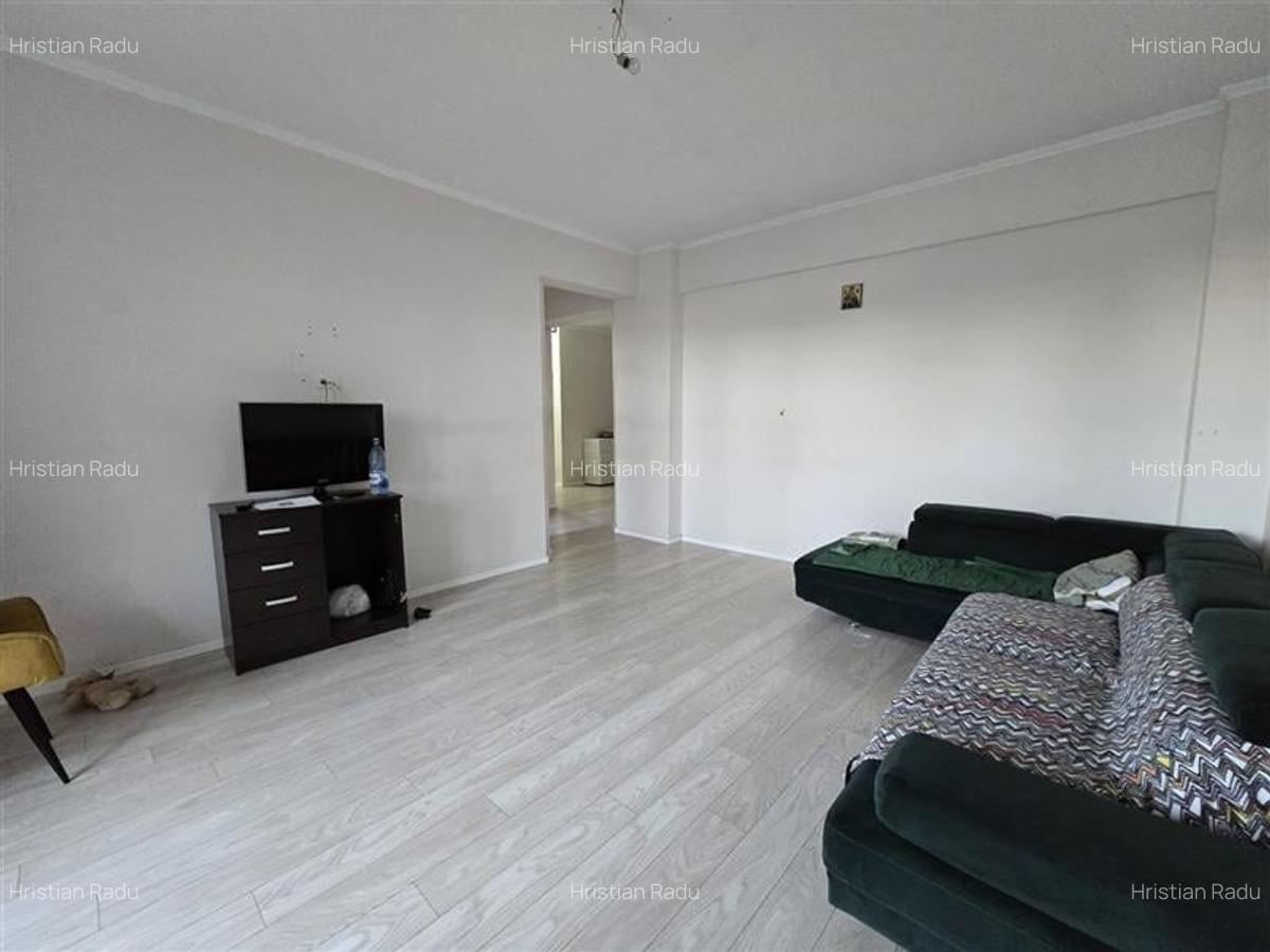 Apartament cu 3 camere semidecomandat în Bucureștii Noi - 6