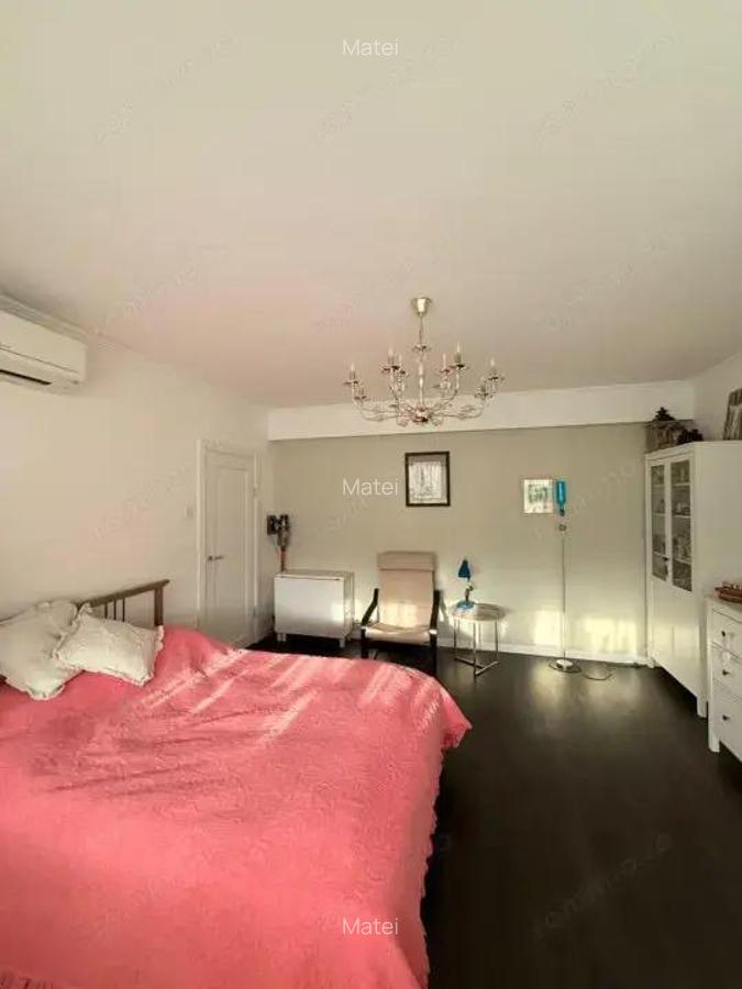 Ofer spre inchiriere garsoniera in zona Vitan - 1
