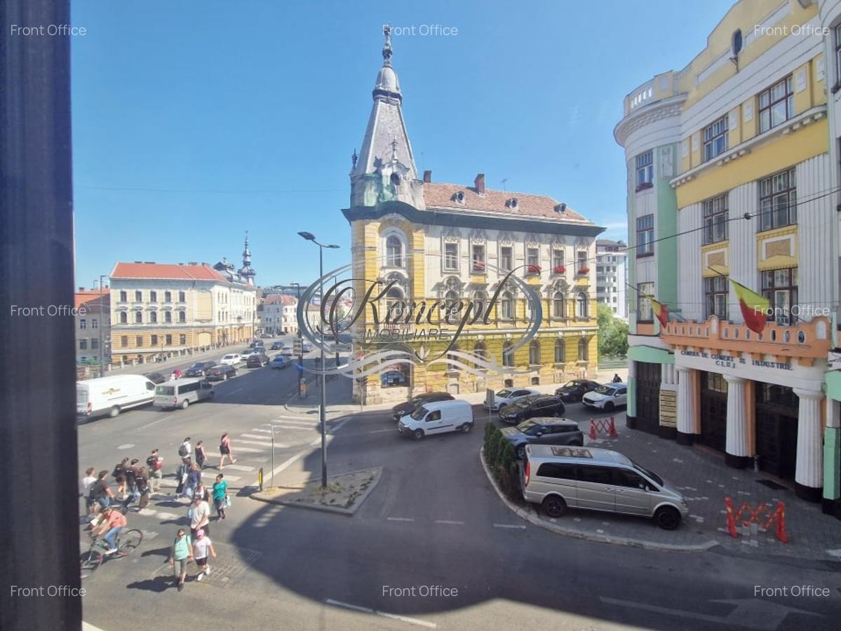 Apartament spatios, renovat, in centrul istoric - 13