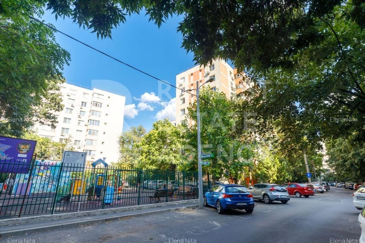 Vânzare, apartament, 3 camere, etaj 1, Str. Cristea Mateescu - 2