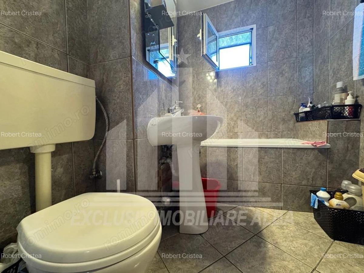 Apartament cu 3 camere decomandate, etaj 2, Centru - 9