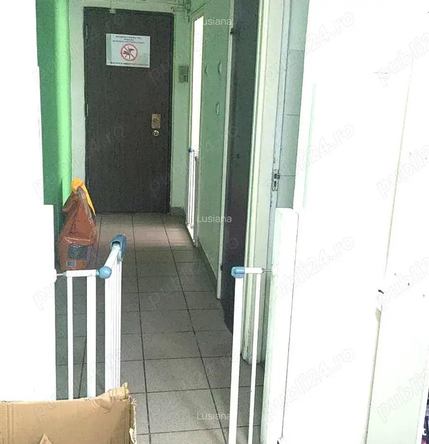 Spatiu Comercial, Calea Bucuresti,zona spitalului Judetean ,stradal,vitrina , 700 euro luna neg. - 6