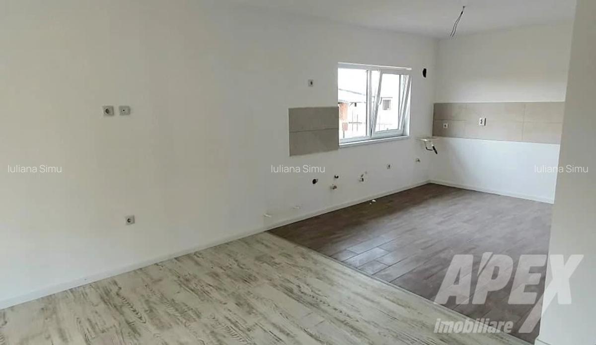 Vanzare casa parter  cu 4 camere Vedere la lac| Crevedia -Strada Caisului - 2