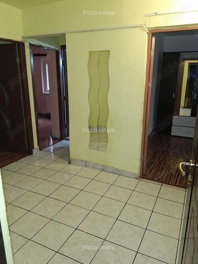 Vand apartament 3 camere decomandat,parter - 12