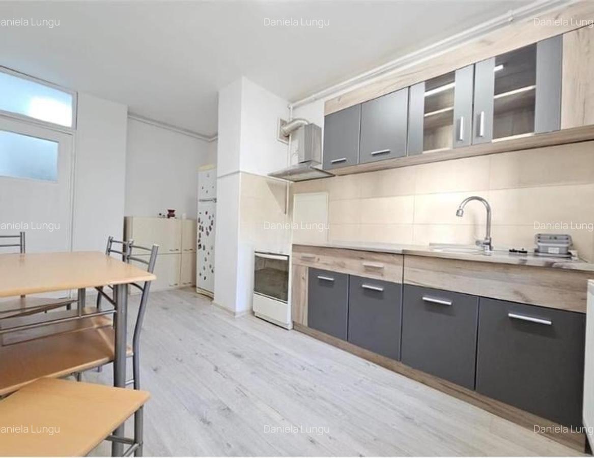 Apartament 3 camere, recent renovat, mobilat partial, Grivitei, Brasov - 2