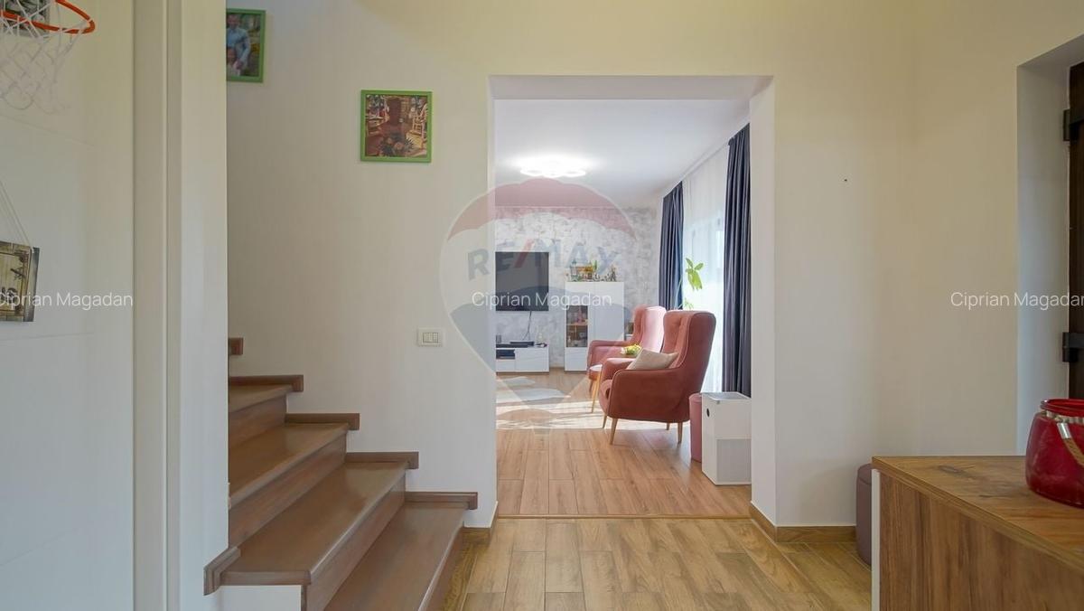Casa individuala de vanzare in Harman - moderna, spatioasa si complet - 18