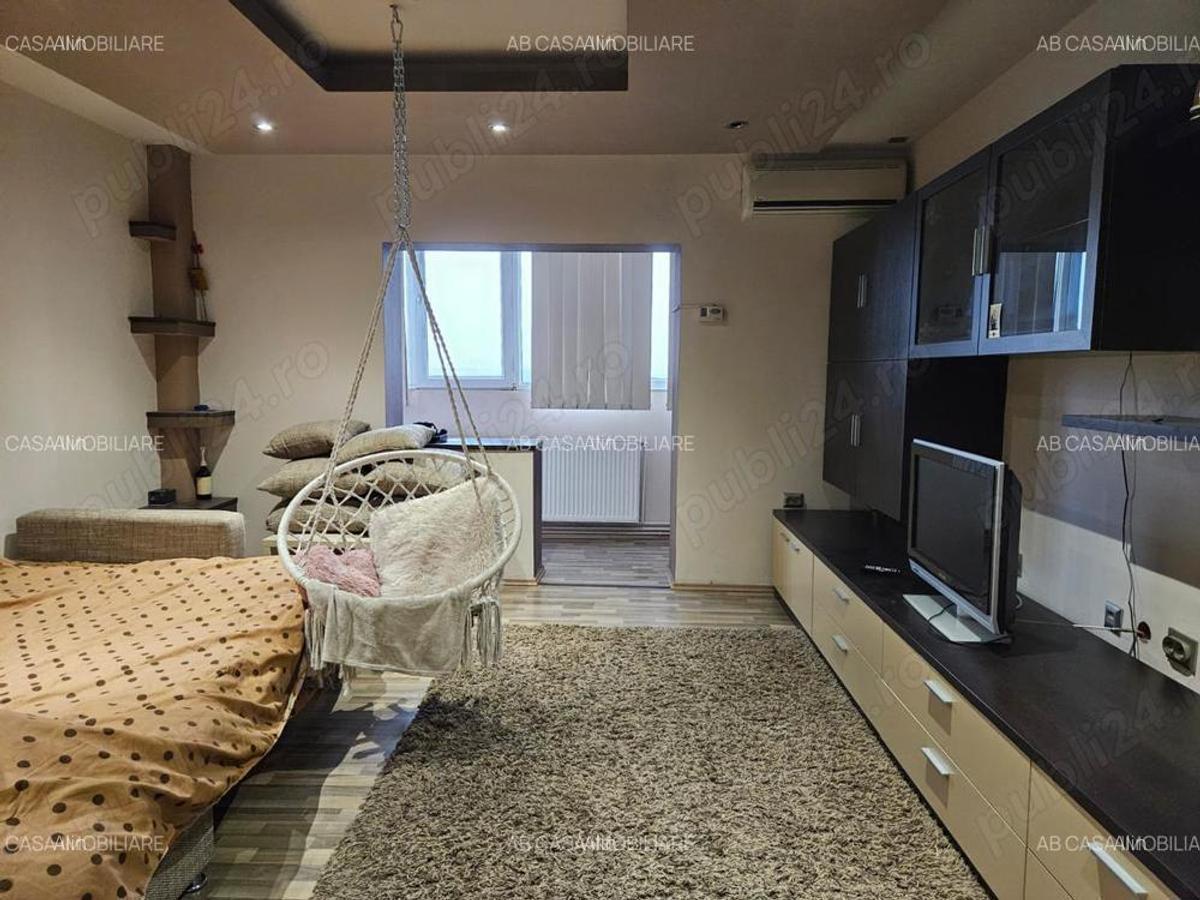 Apartament mare, 3 camere, decomandat, etaj intermediar, Timi?oara, Shopping City, comision 0% - 1