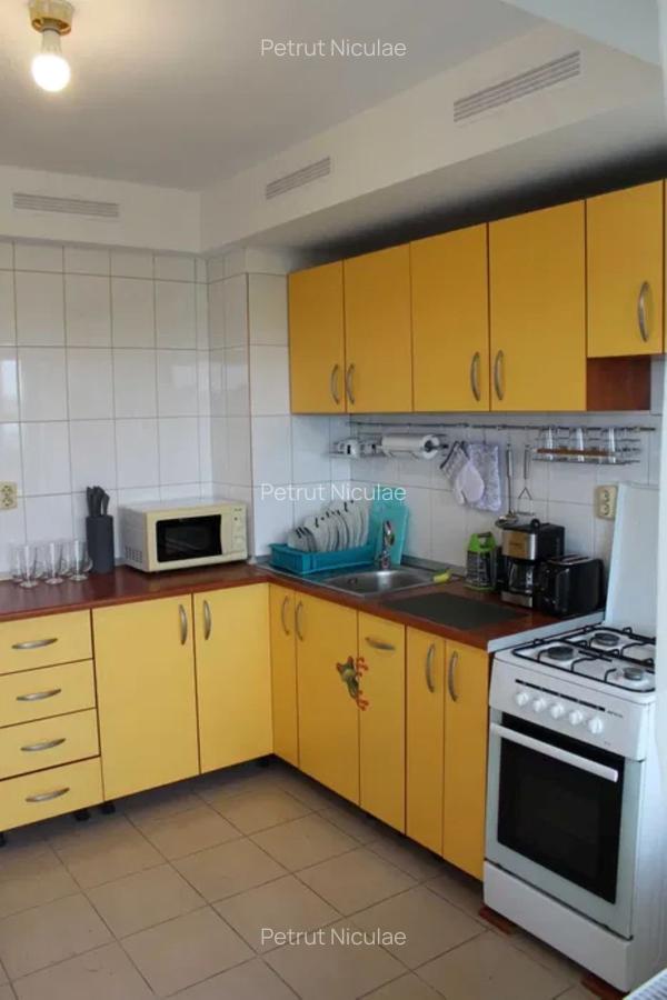 AP 2 CAM VAV PALATUL PARLAMENTULUI, MARRIOT, CENTRALA PROPRIE, BLOC 2001 - 5