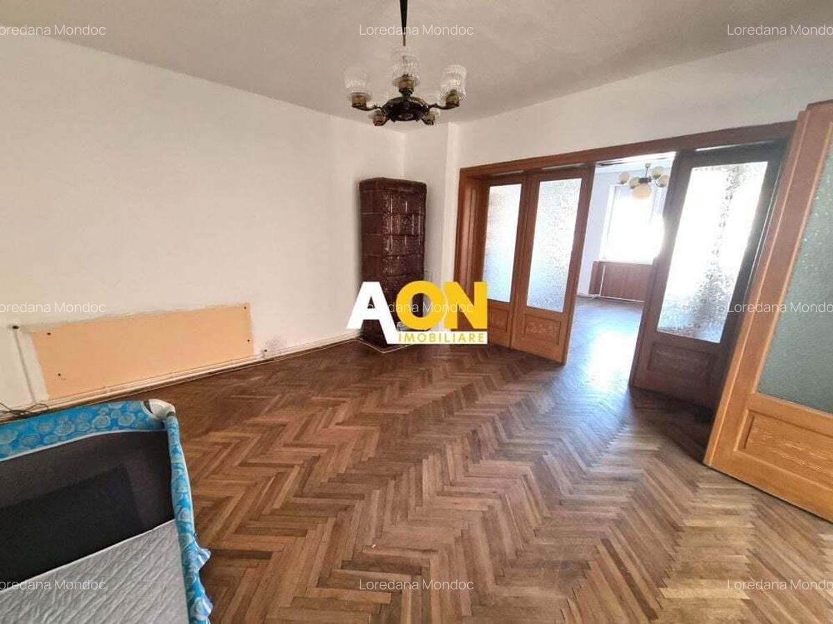 De vanzare casa 5 camere, 1092mp teren, Vintu de Jos - 4
