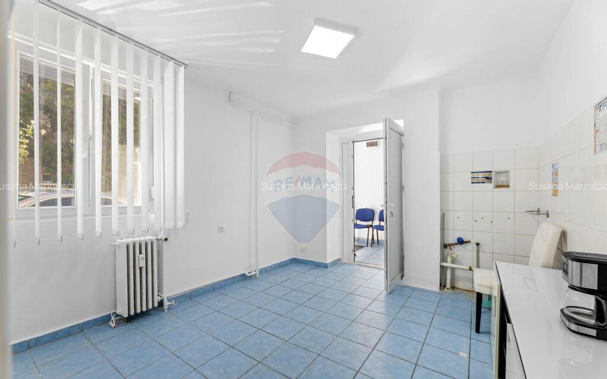 Spa?iu / cabinet de 43mp de inchiriat in zona Pia?a M... - 4