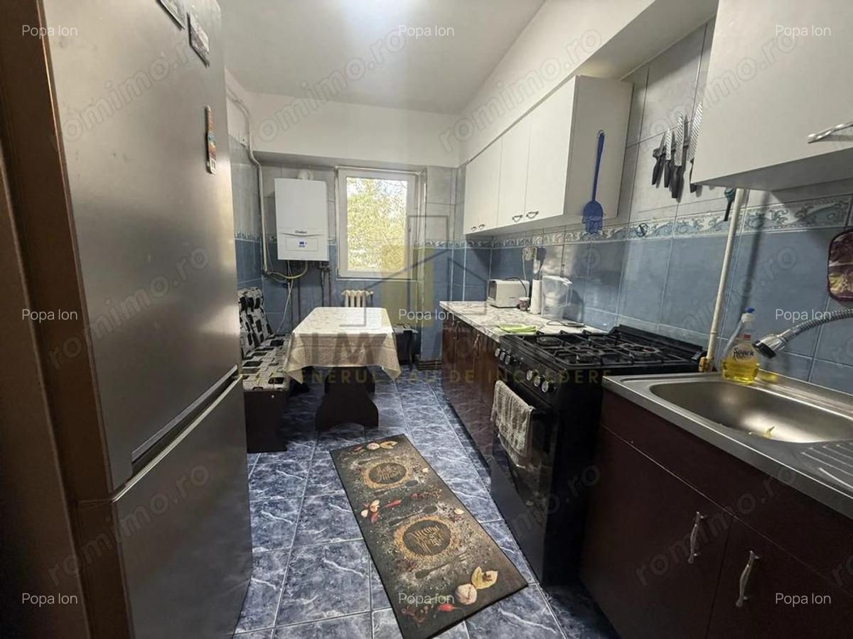 4 camere Decomandat Dacia, etaj intermediar, 1980 - 11 4 camere Decomandat Dacia, etaj intermediar, 1980 - 11