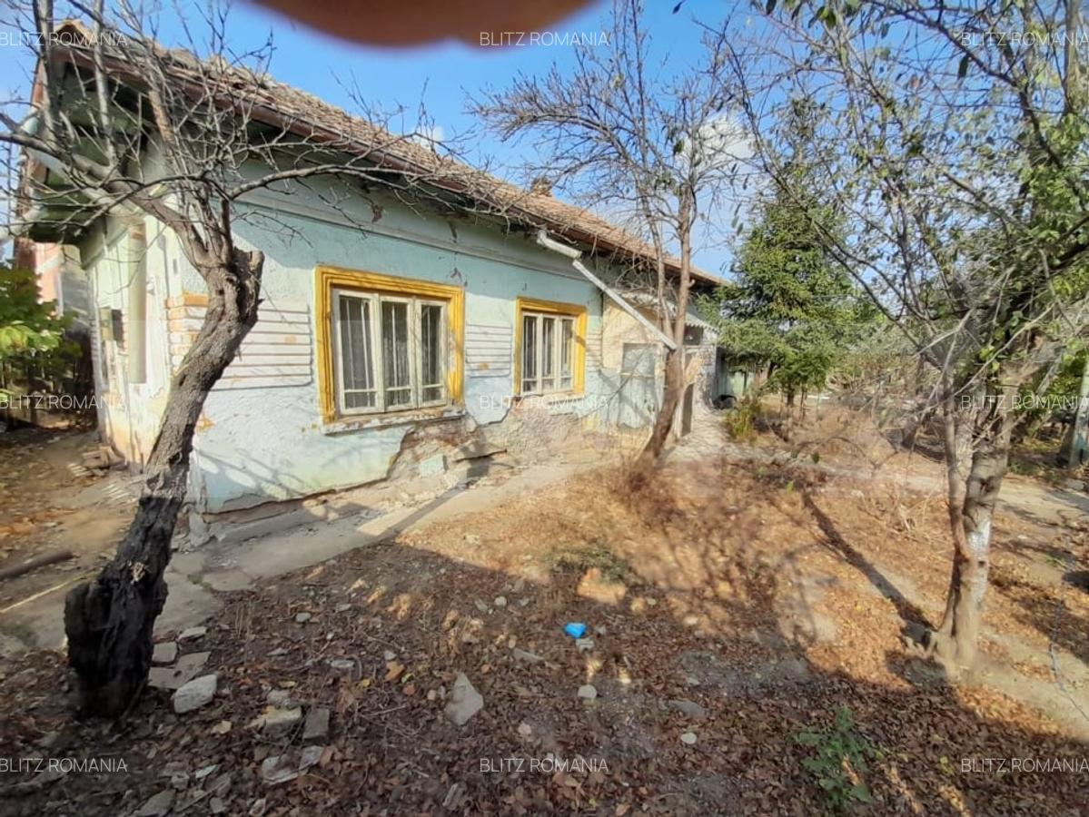 Teren 1160 mp + casa batraneasca, zona Cosoveni - 1