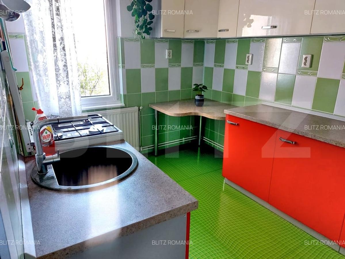 Apartament de vanzare, cu garaj si pivnita, zona Tudor - 2