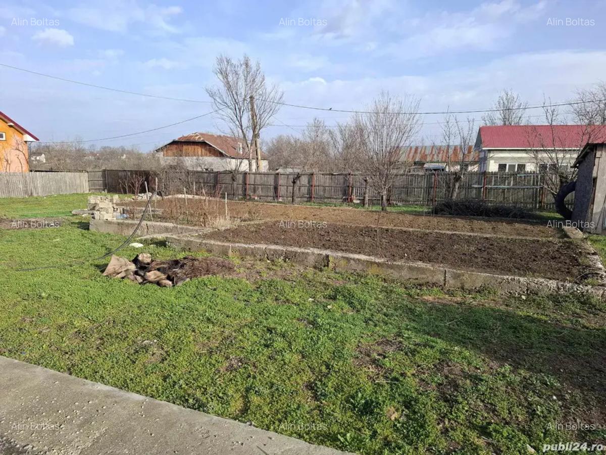 Casa cu teren de vanzare, Comuna Perie?i jude?ul Olt 45.000 negociabil. - 5