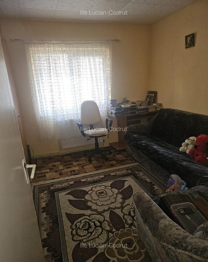 Apartament cu 3 camere in Zarnesti, zona Tohan Blocuri - 6