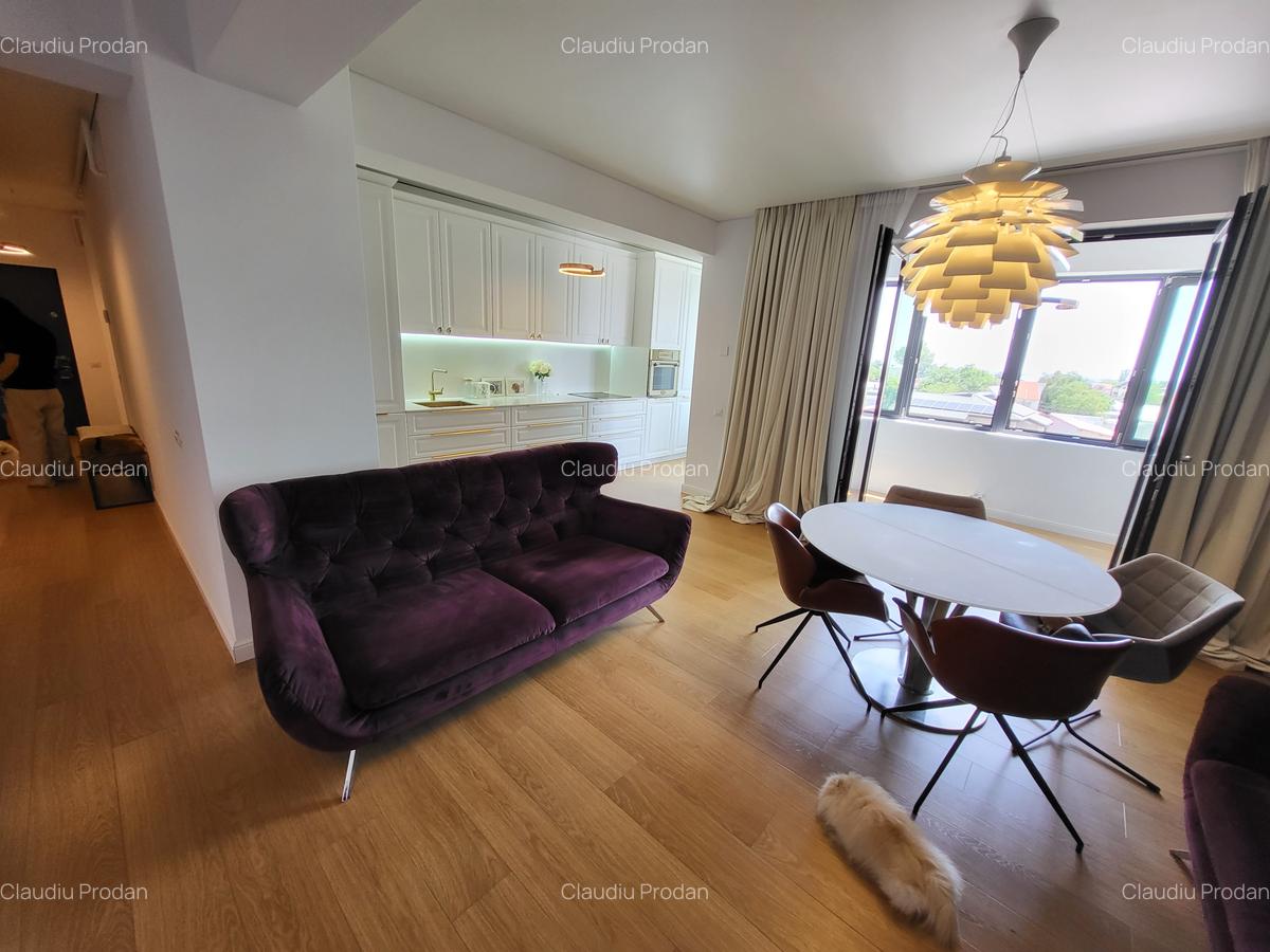 Apartament cu 3 camere decomandat în - 2