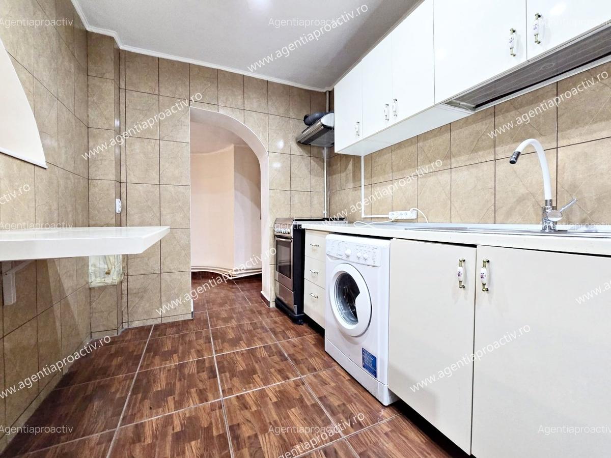 Apartament cu 3 camere, Micro 17, pretabil și pentru activități comerciale. - 4