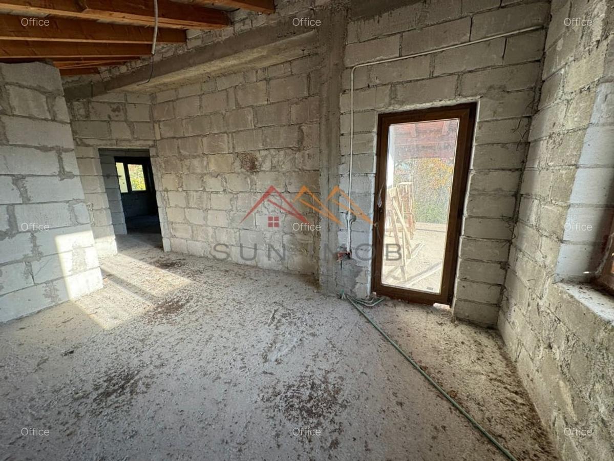 Vila S+P+E, priveliste deosebita, 6 camere, garaj, terasa, Cornu, PH - 17