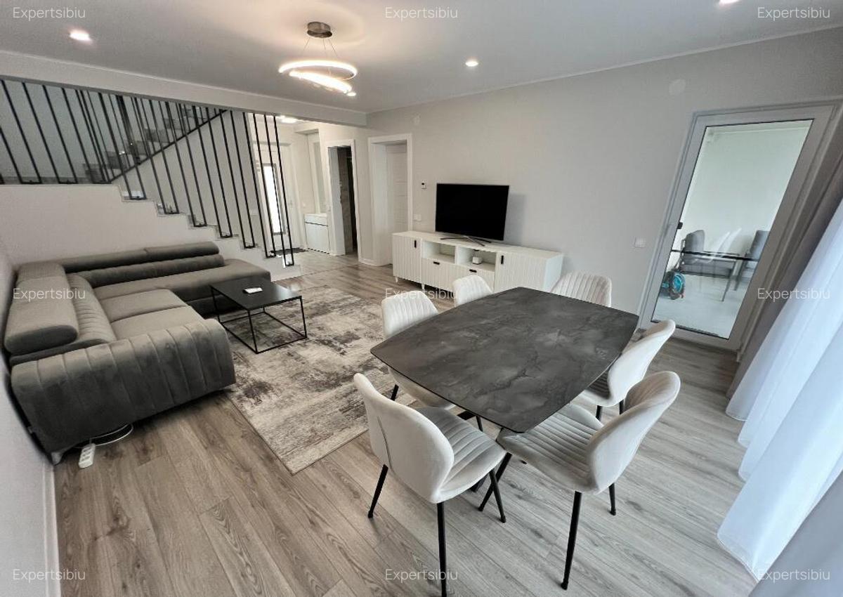 Inchiriere casa 4 camere decomandate ?elimbar, str. Triajului - 9