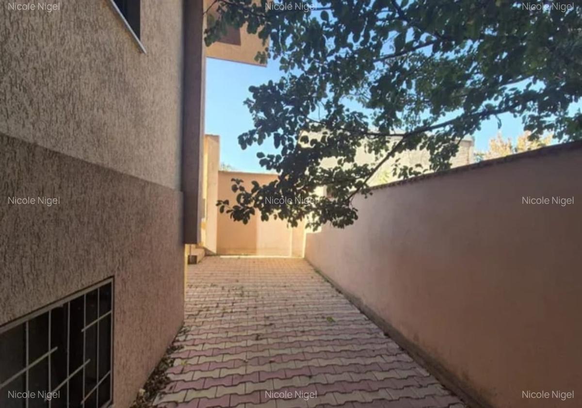 Apartament cu 3 camere decomandat în Dămăroaia - 9