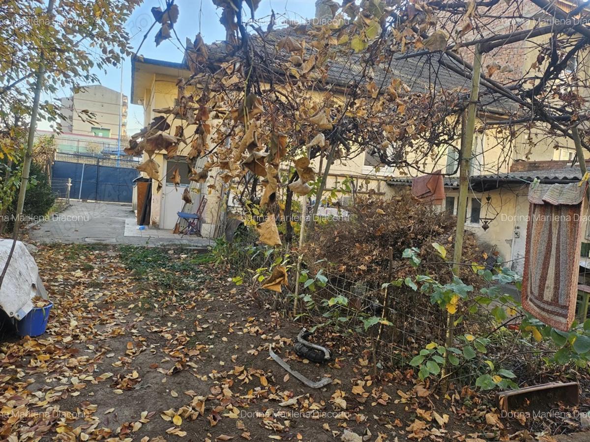 Casa de vanzare in Bra?ov, comision 0%, pre? negociabil 240.ooo Euro,91 mp-3 camere+ teren - 4