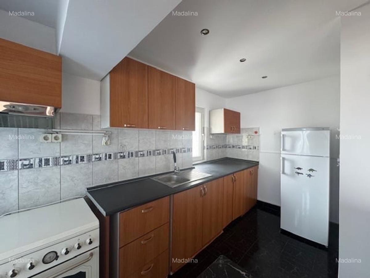 Apartament cu 4 camere decomandat, mobilat în Decebal - 12