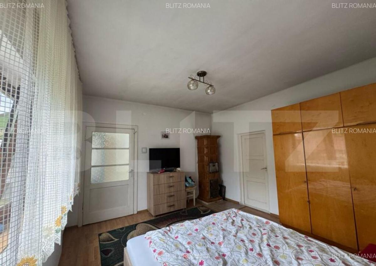 Casa de vanzare, cu 3 camere, 120 mp, 1080 mp teren, zona Si - 11