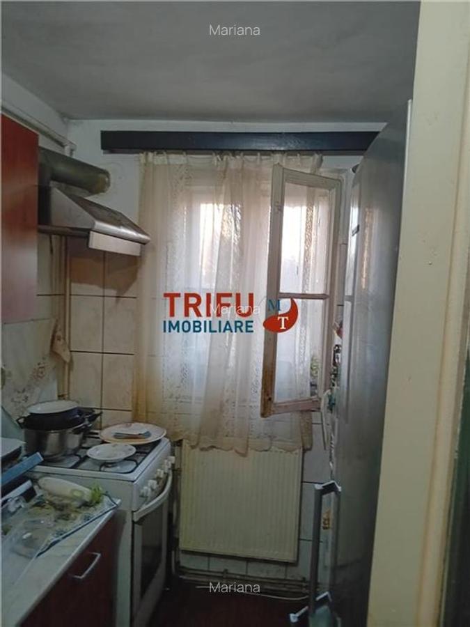 Casa de vanzare cu 3 camere  600 mp teren zona Cetate - 3