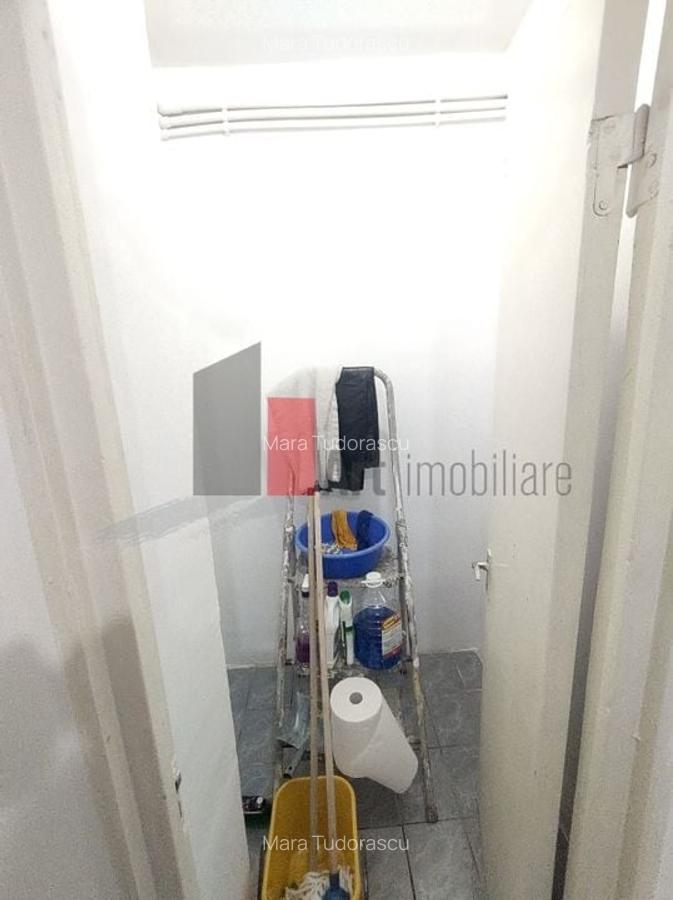 Vânzare apartament decomandat 3 camere cu centrală - Str. Baciului - 18